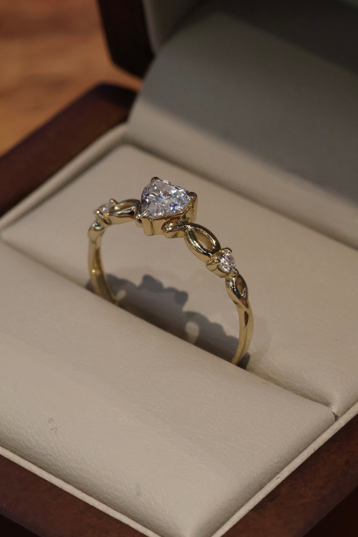 Anillo en Oro Amarillo 14k con Circonia Mod.16050