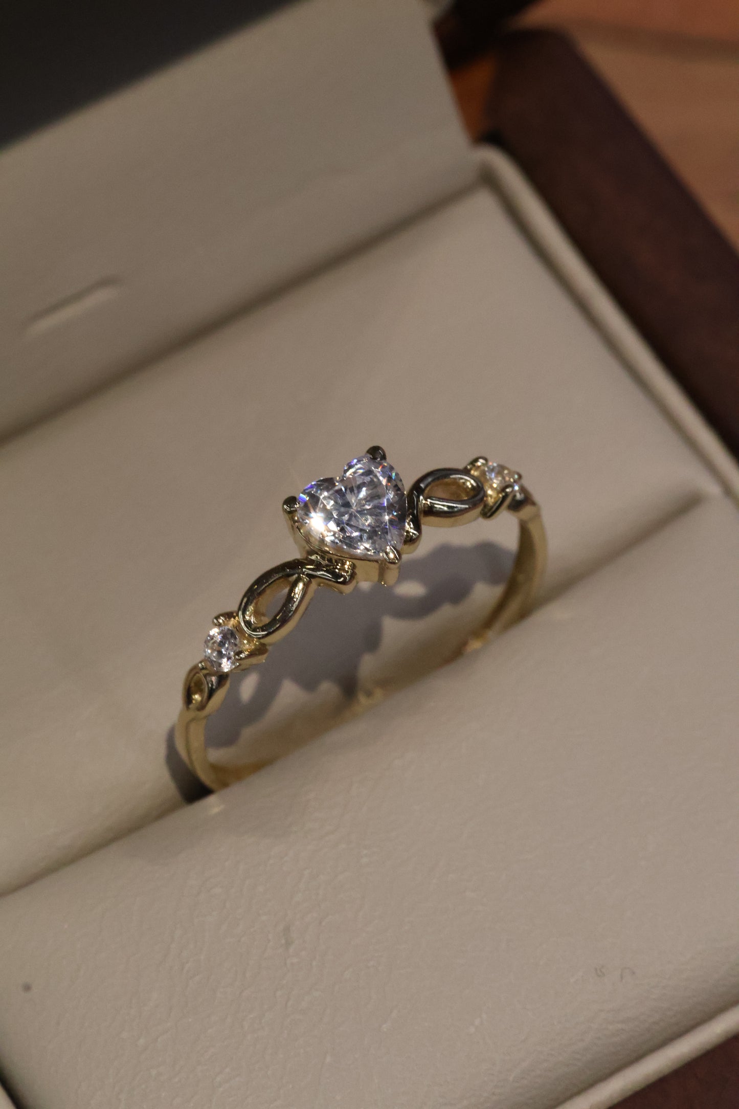 Anillo en Oro Amarillo 14k con Circonia Mod.16050