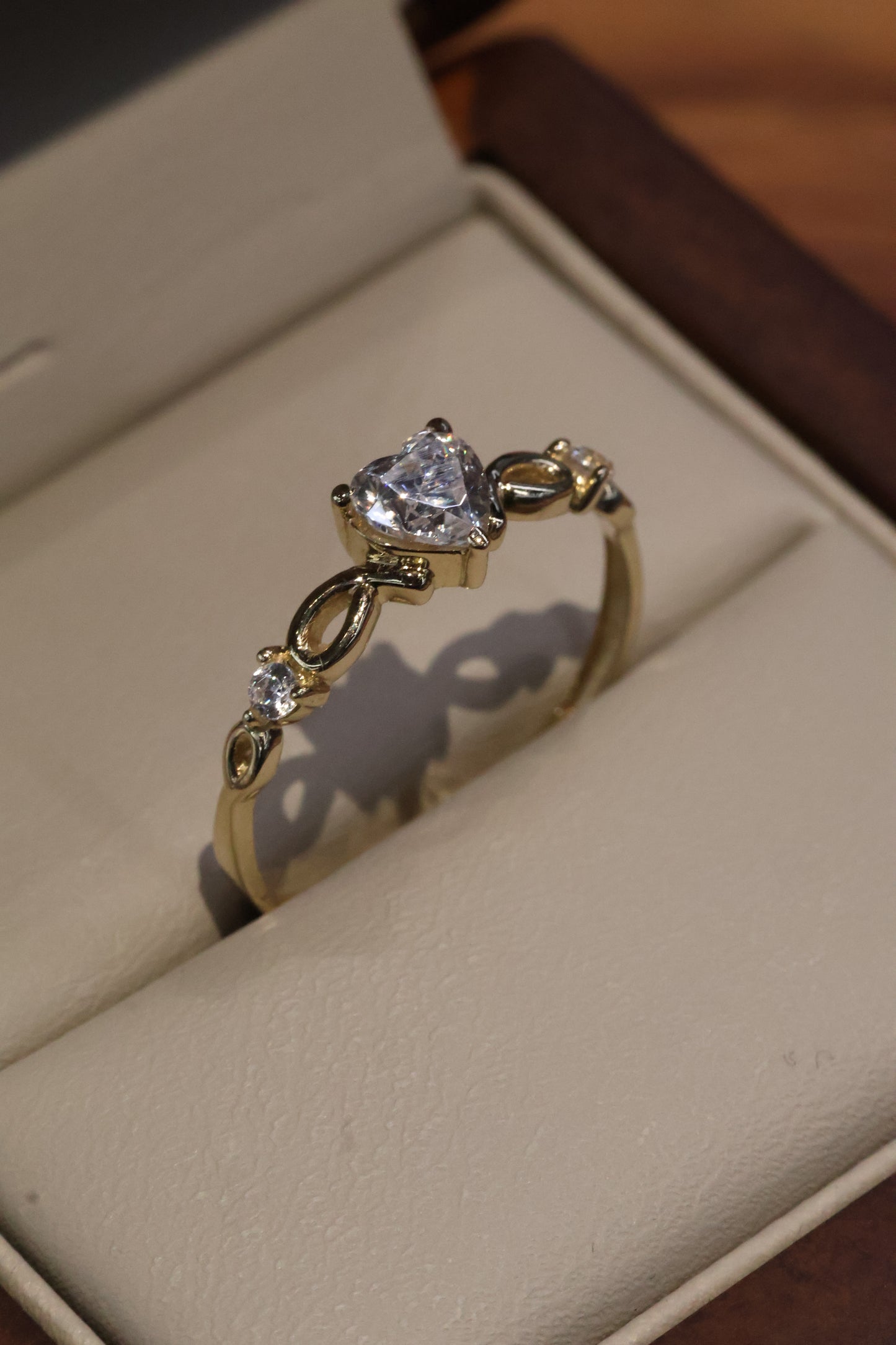 Anillo en Oro Amarillo 14k con Circonia Mod.16050