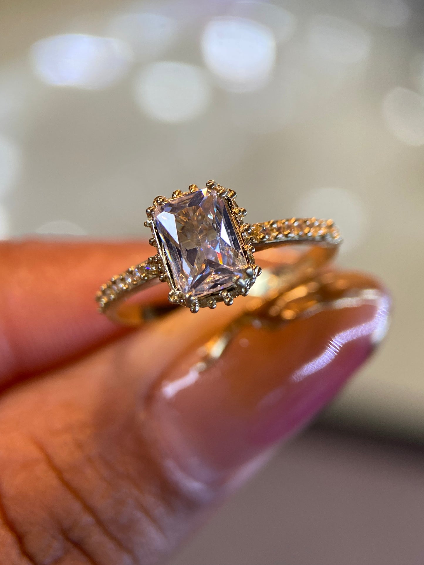 Anillo de compromiso en oro
