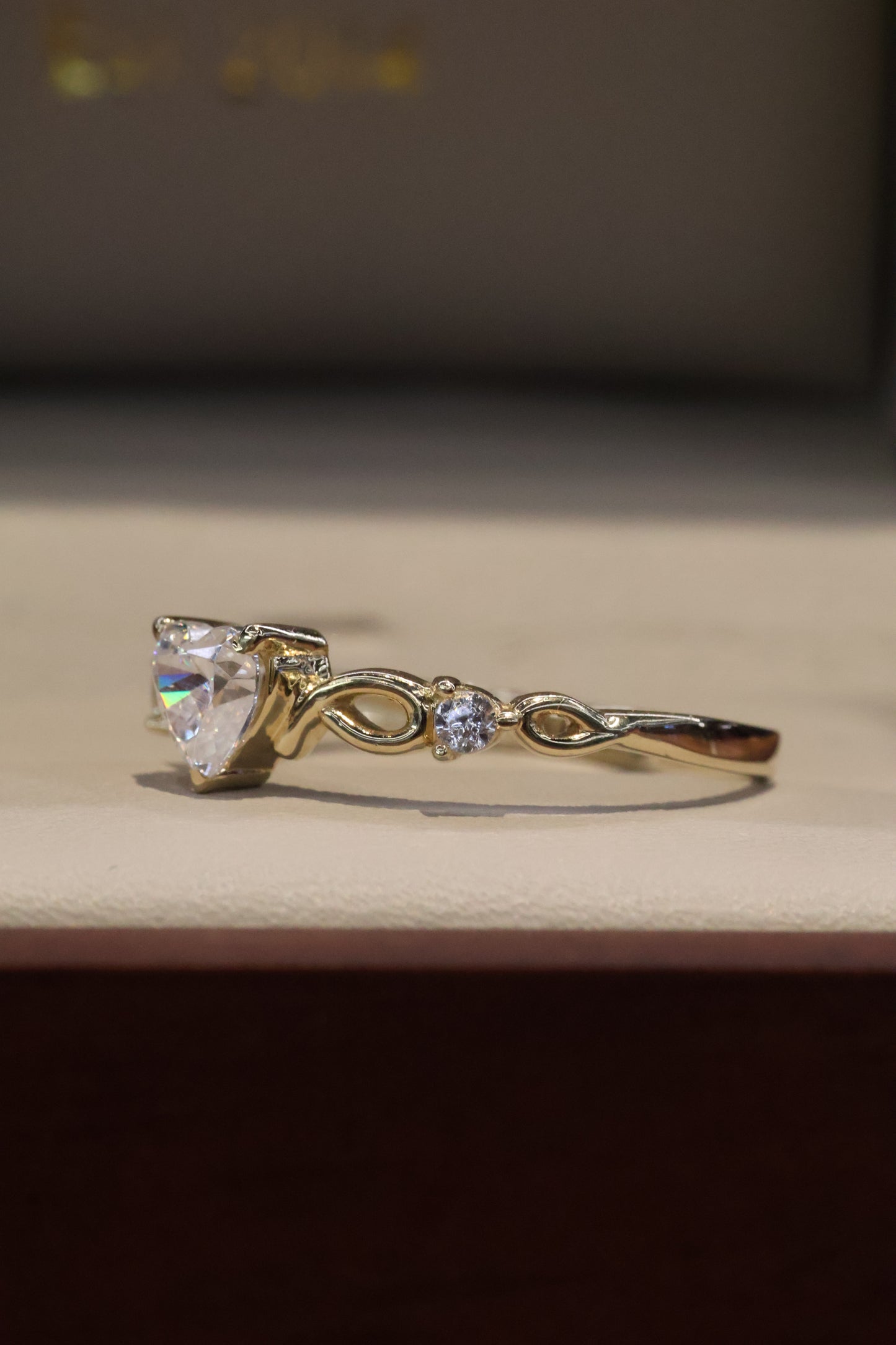 Anillo en Oro Amarillo 14k con Circonia Mod.16050