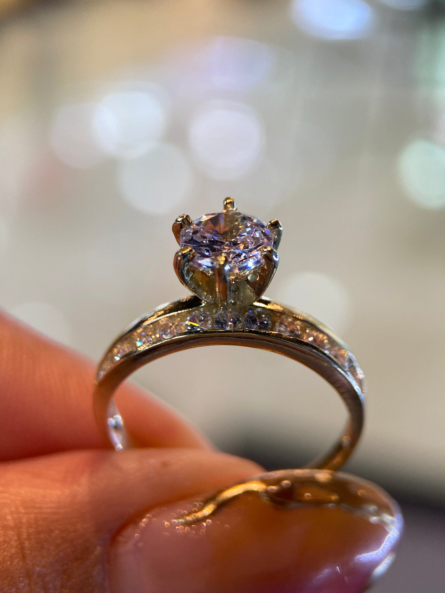 Anillo de compromiso en oro