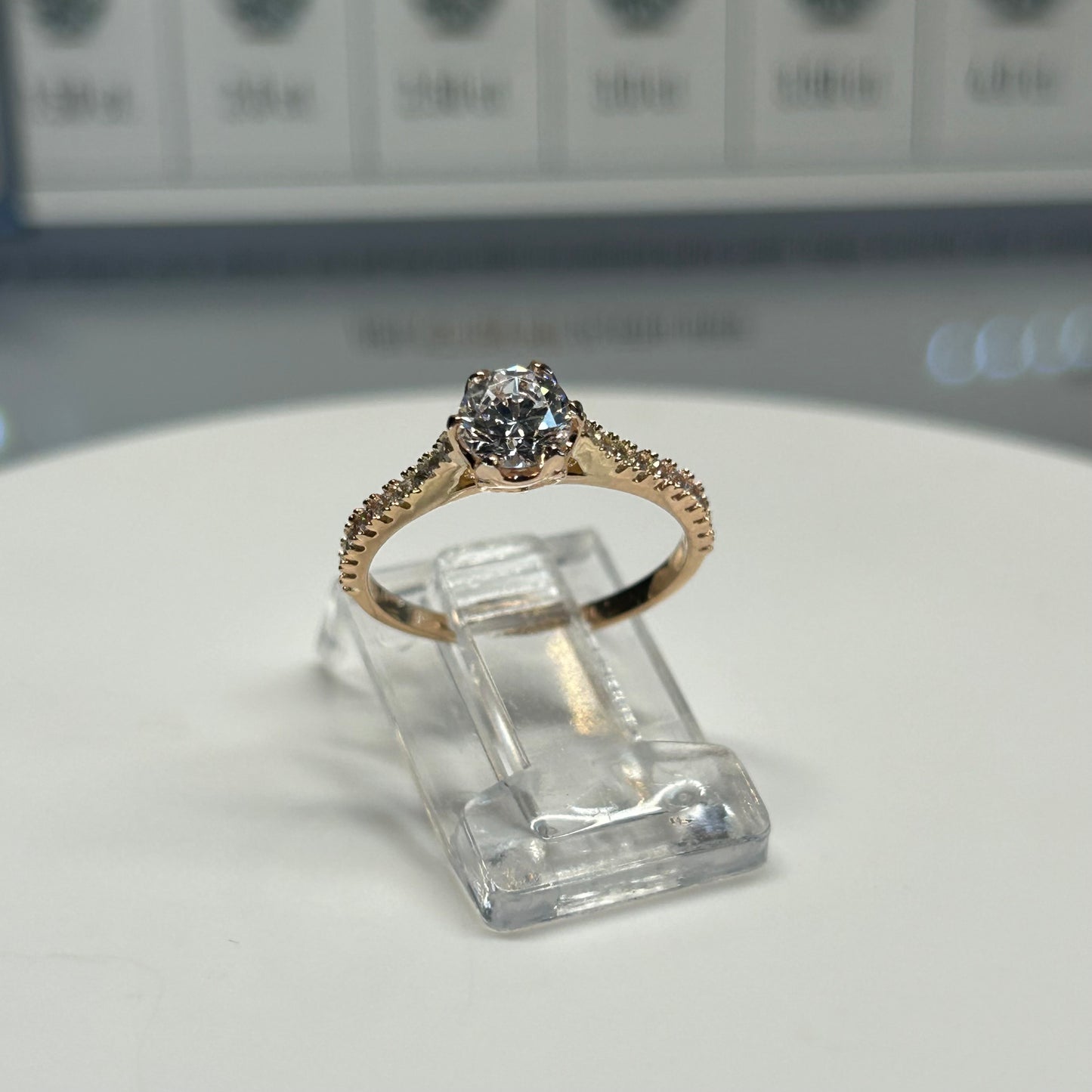Anillo de compromiso en oro