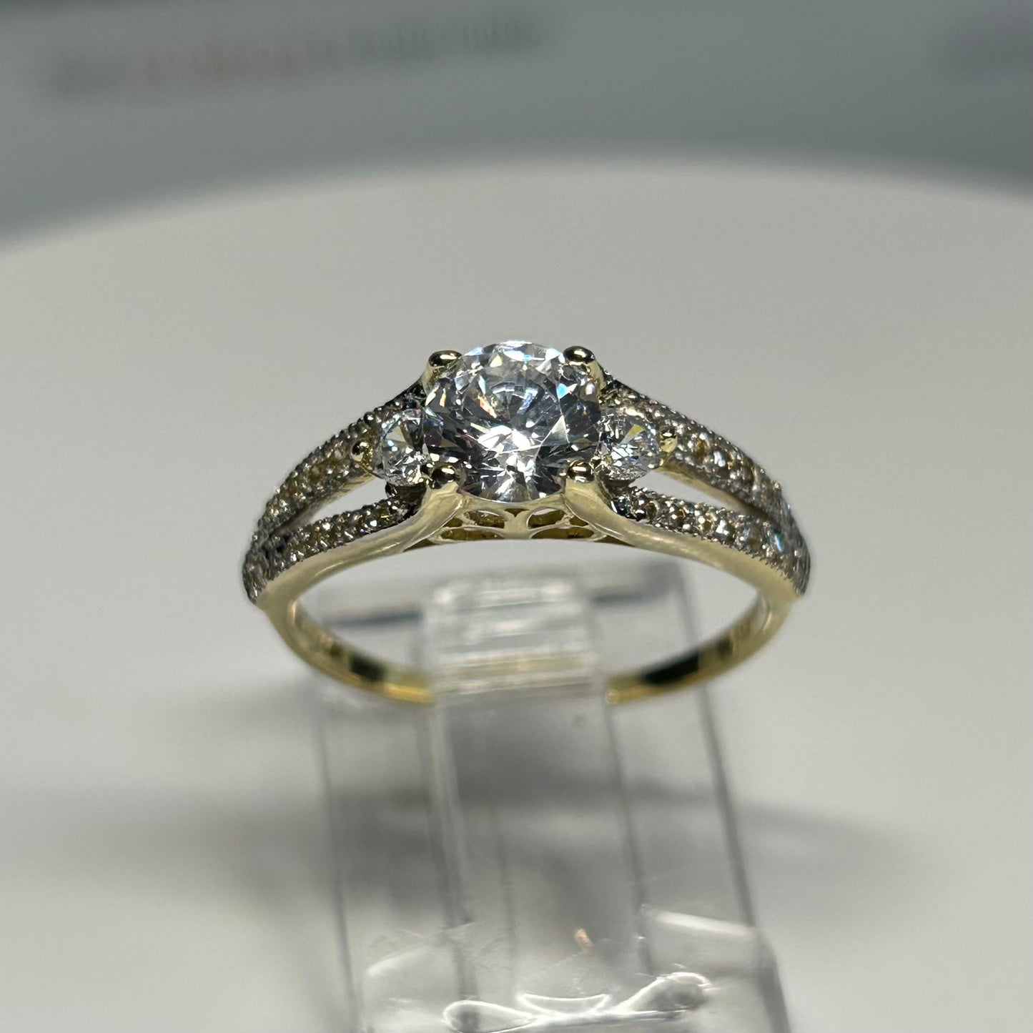 Anillo de compromiso en oro
