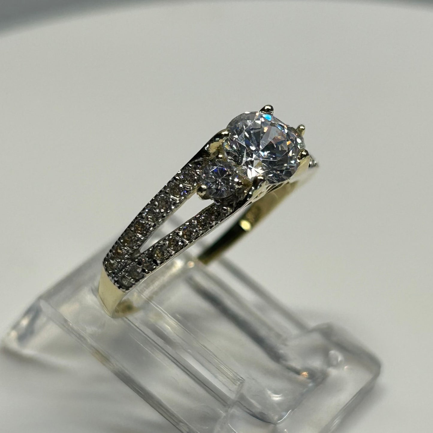 Anillo de compromiso en oro