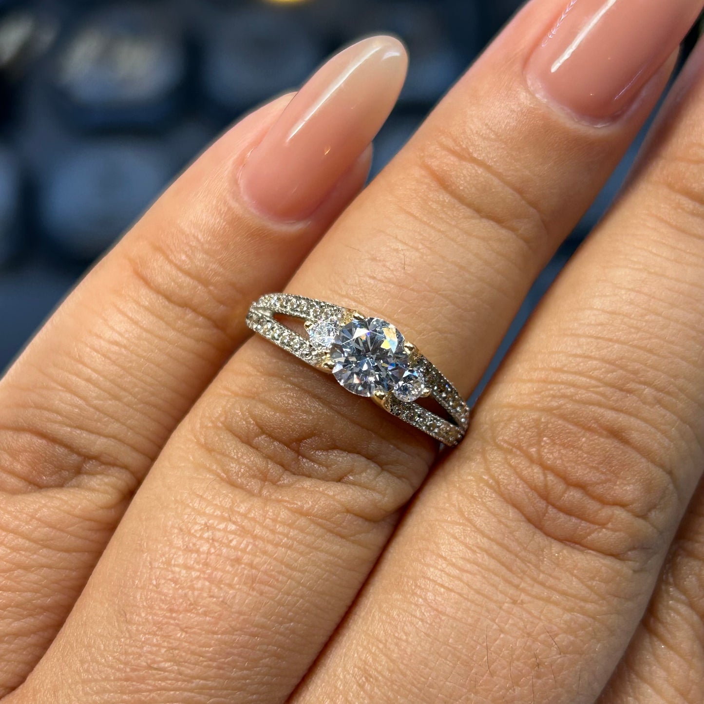 Anillo de compromiso en oro