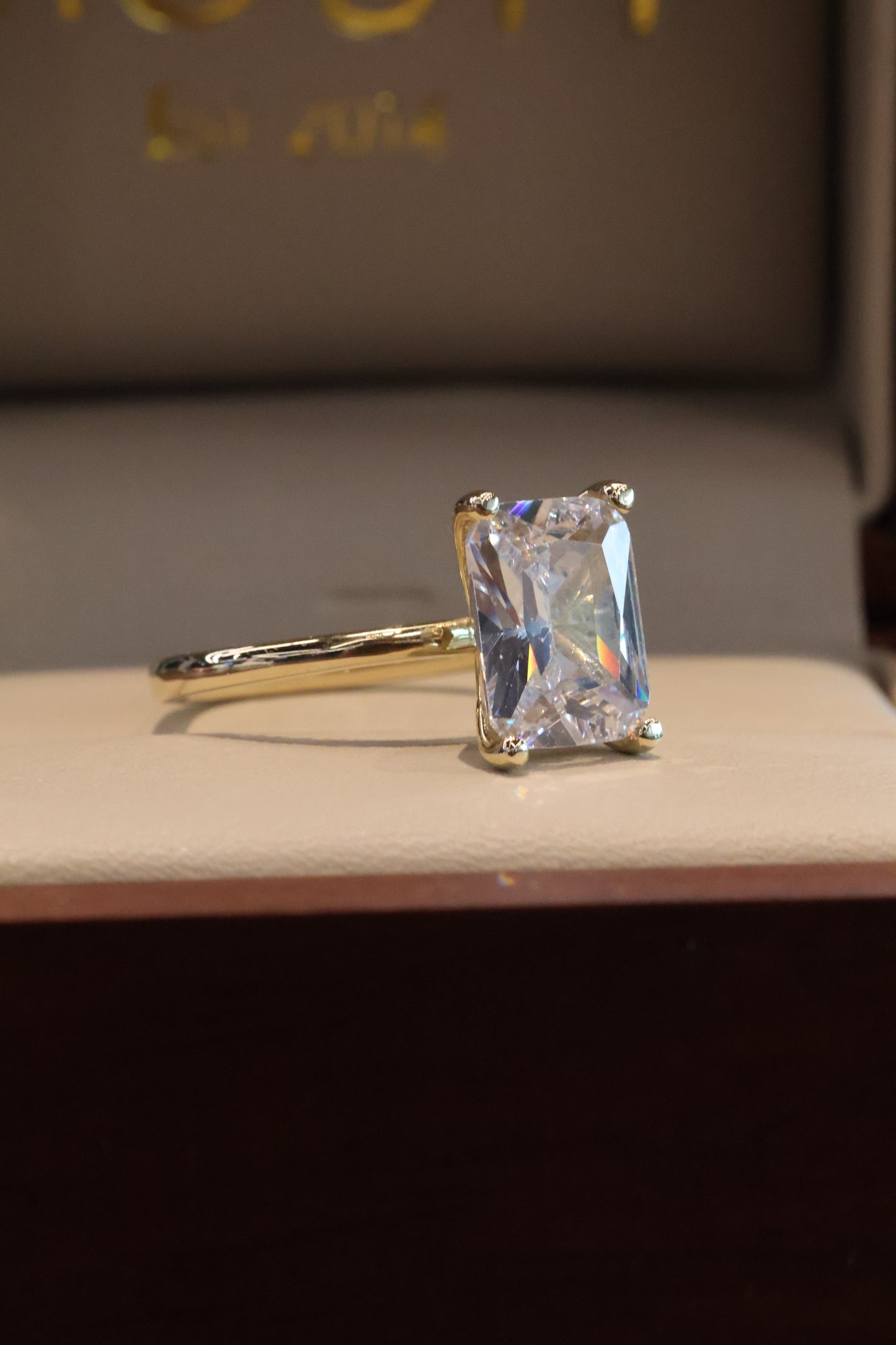 Anillo Kaylee en Oro Amarillo 14k con Circonia