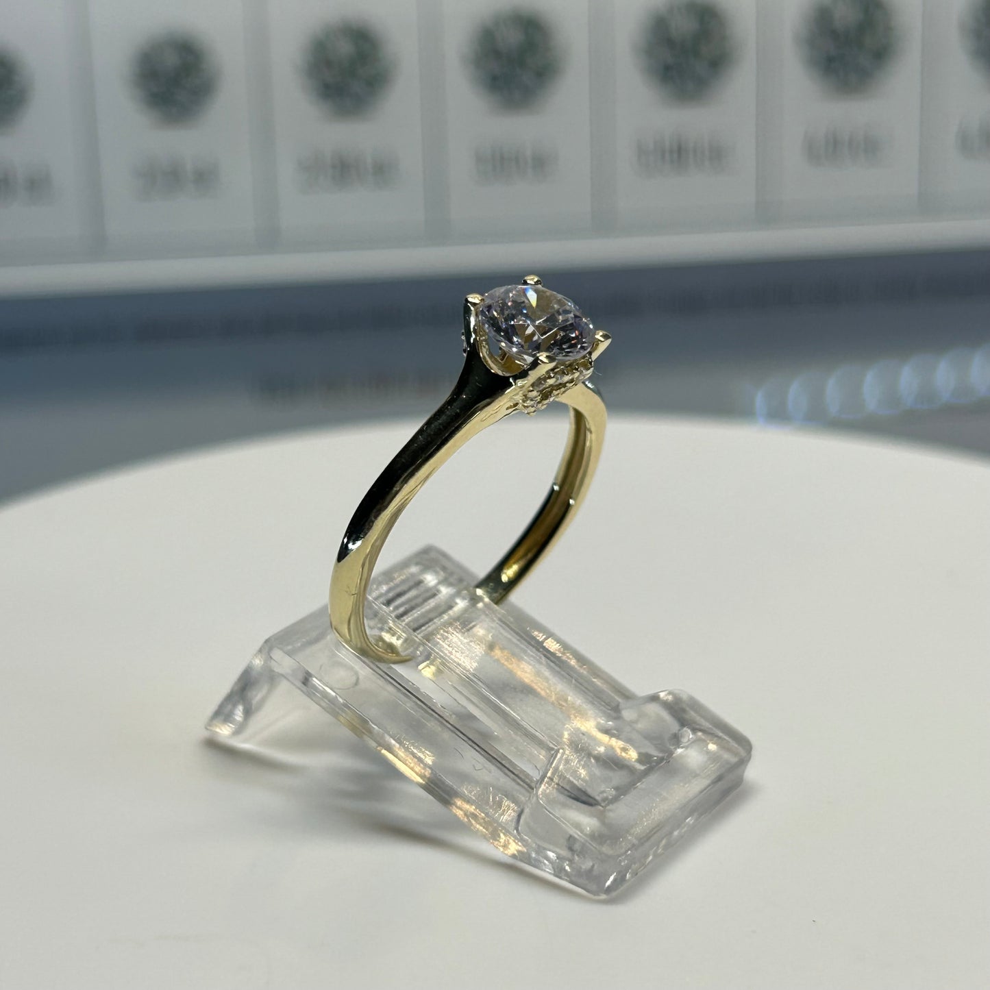 Anillo de compromiso en oro