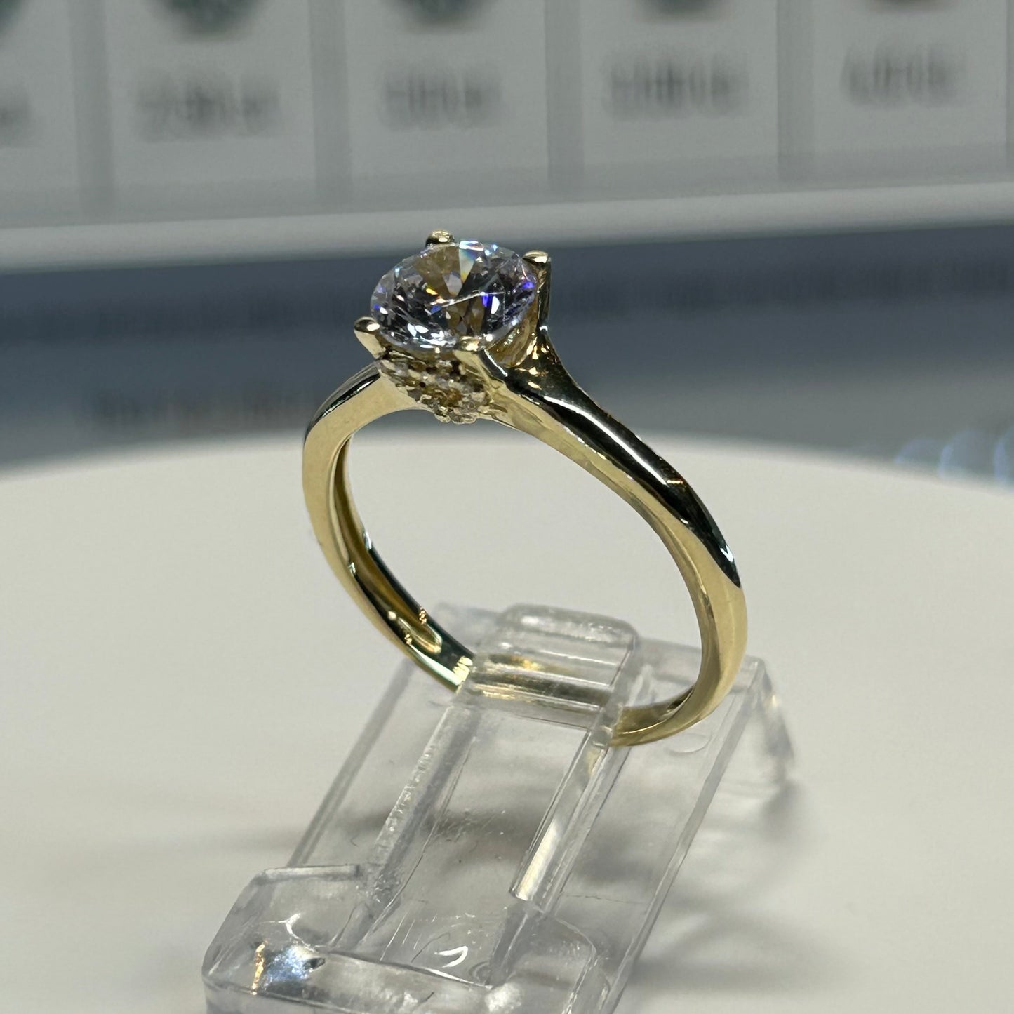Anillo de compromiso en oro