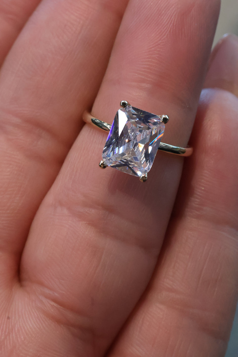 Anillo Kaylee en Oro Amarillo 14k con Circonia