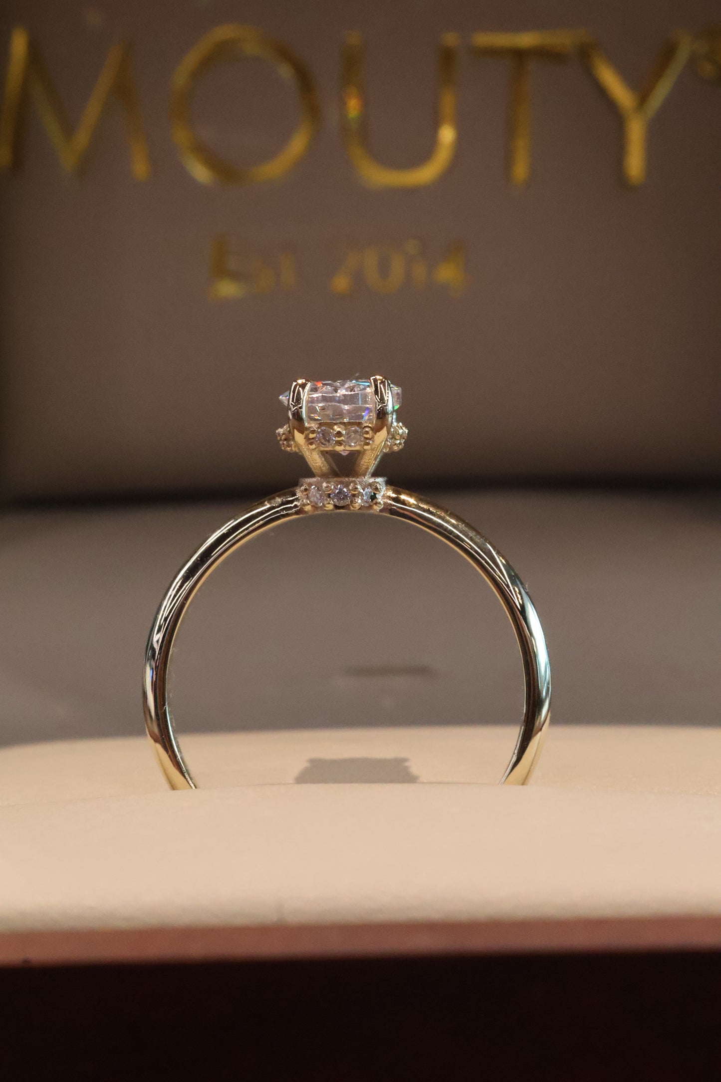 Anillo de compromiso en oro