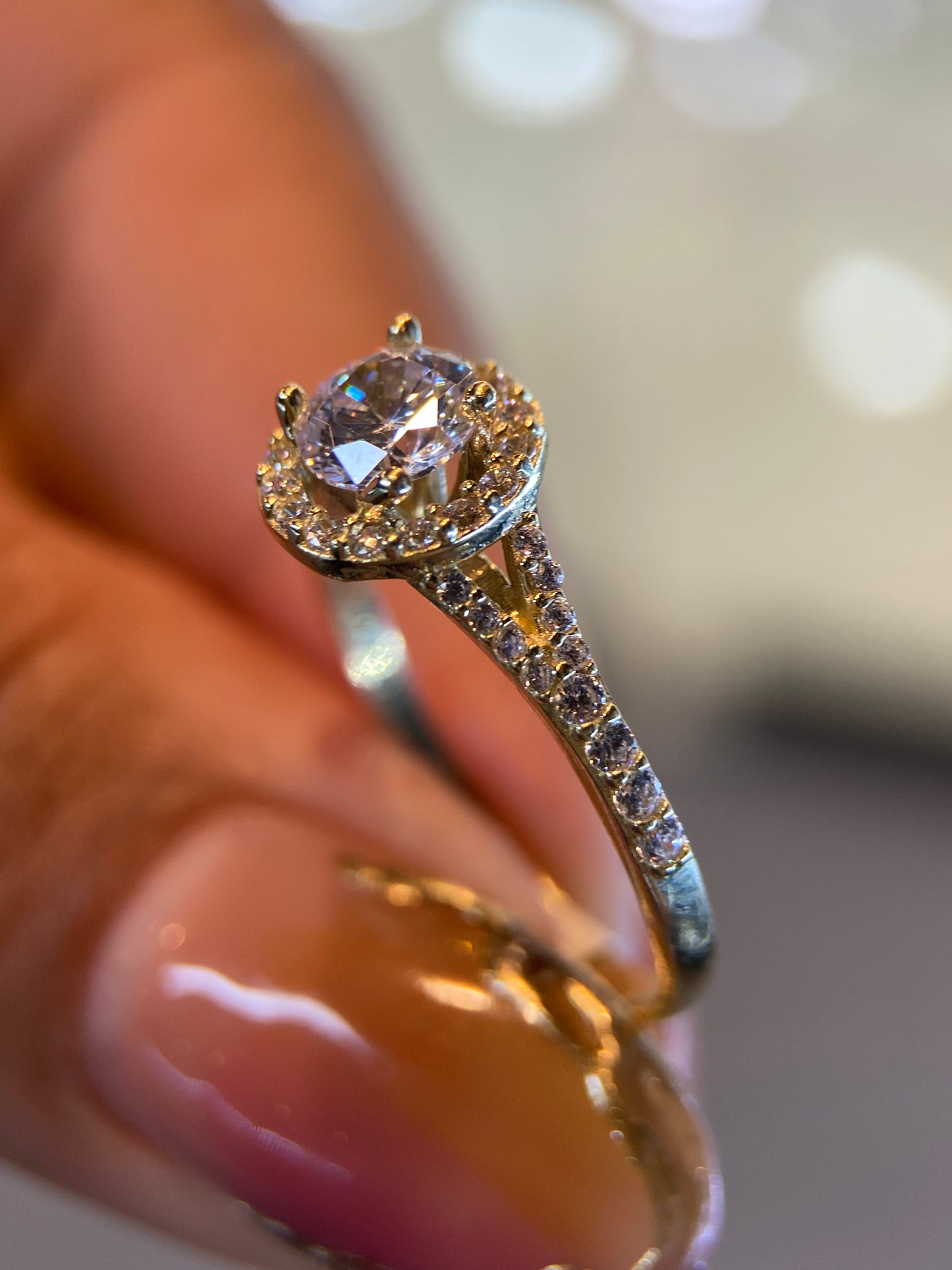 Anillo de compromiso en oro