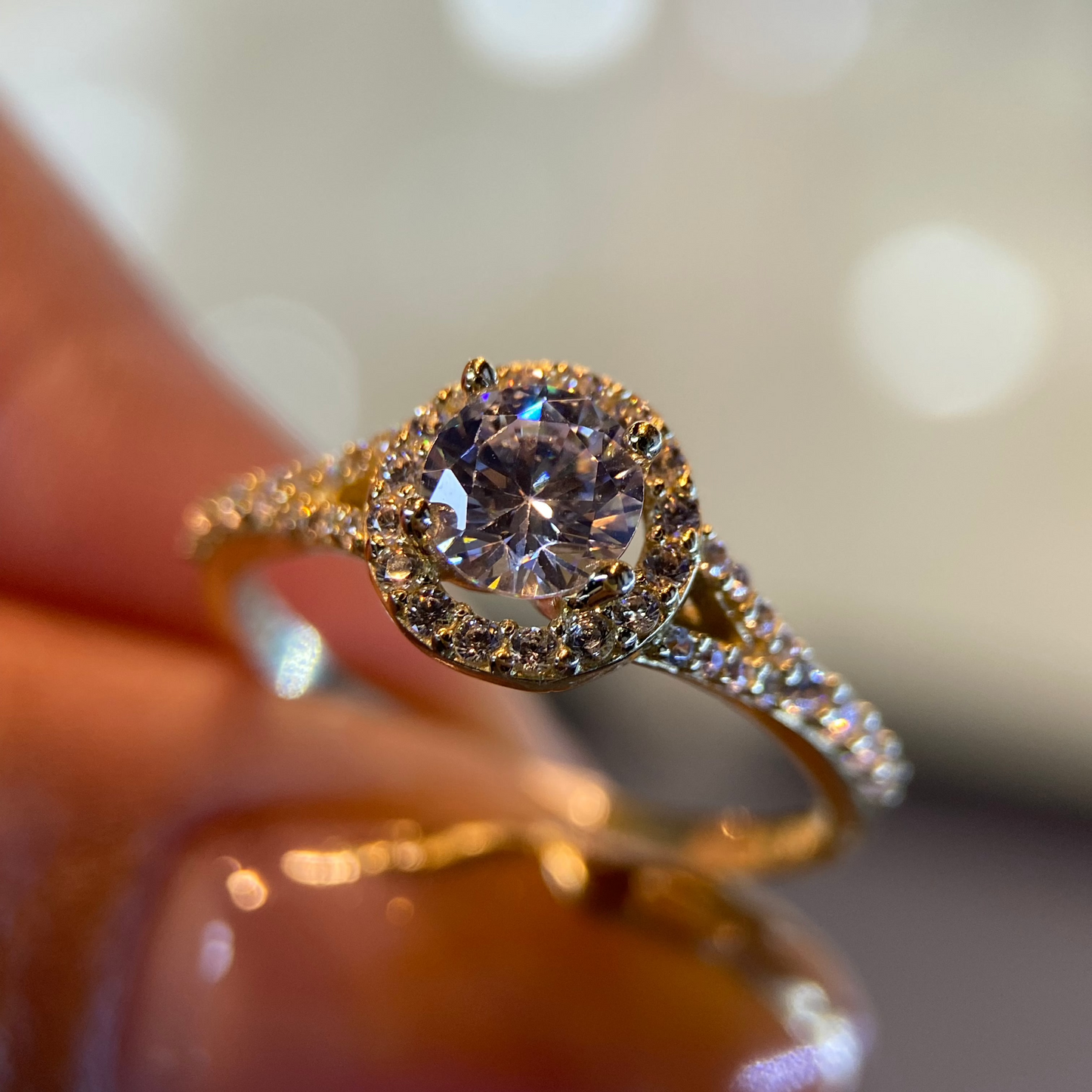 Anillo de compromiso en oro