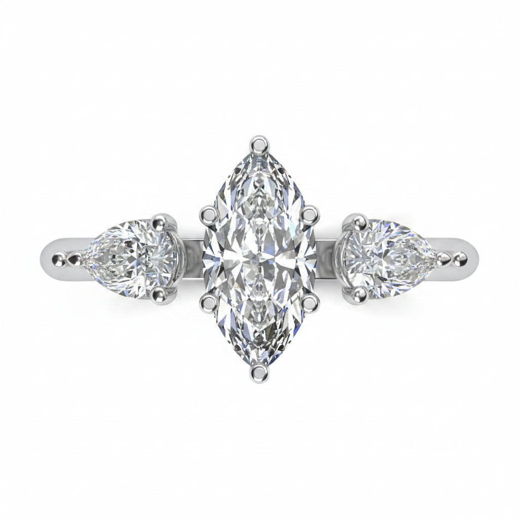 Anillo Osiris en platino corte marquise con circonia