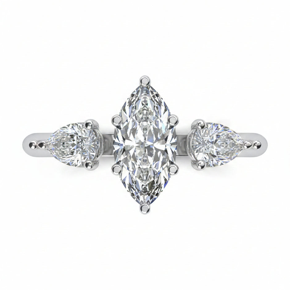 Anillo Osiris en platino corte marquise con circonia