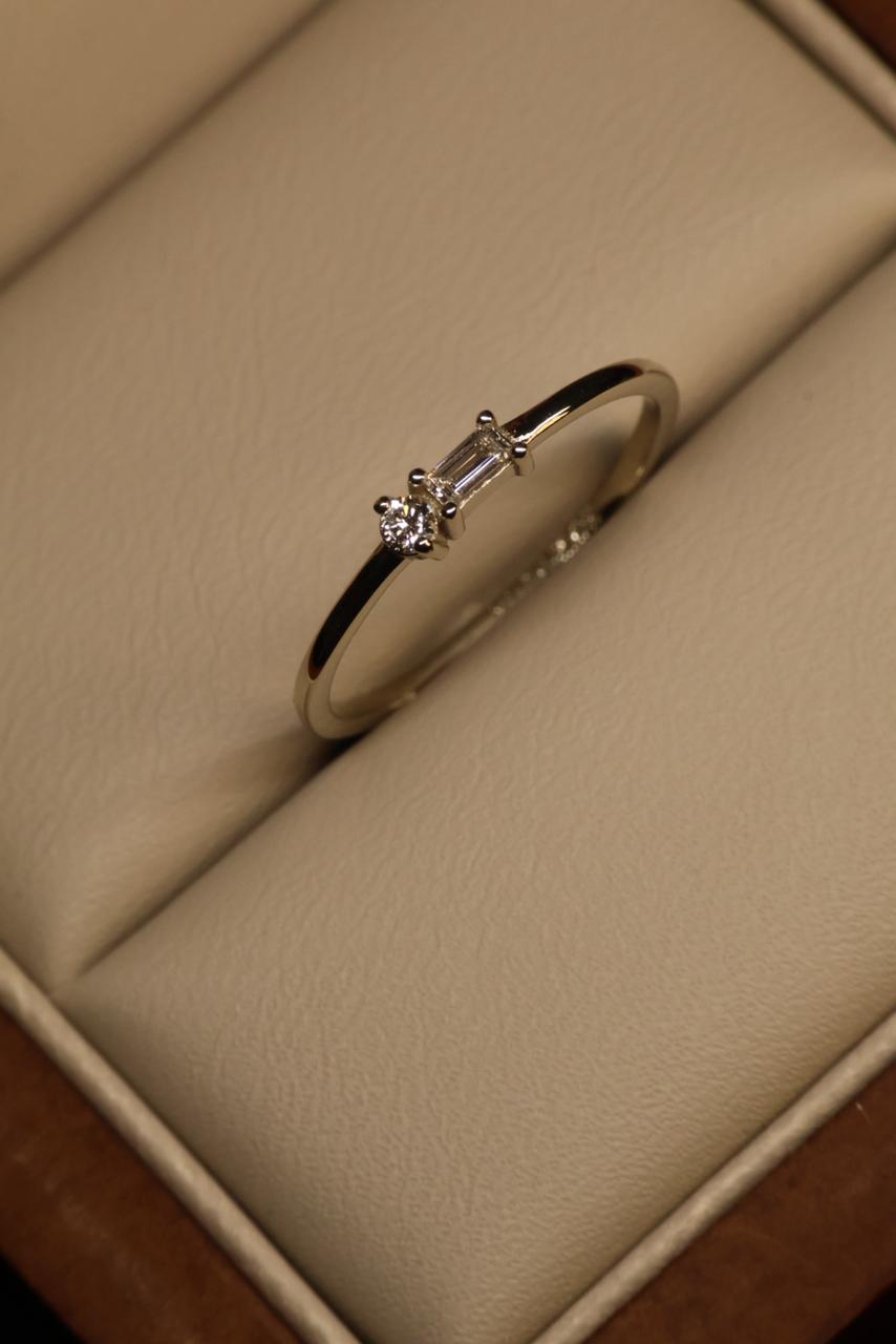 Anillo Brighit en oro con diamantes de laboratorio