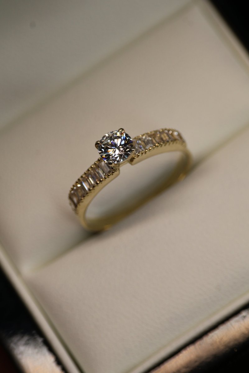 Anillo Ailén en Oro .50 ct - Mouty Joyería