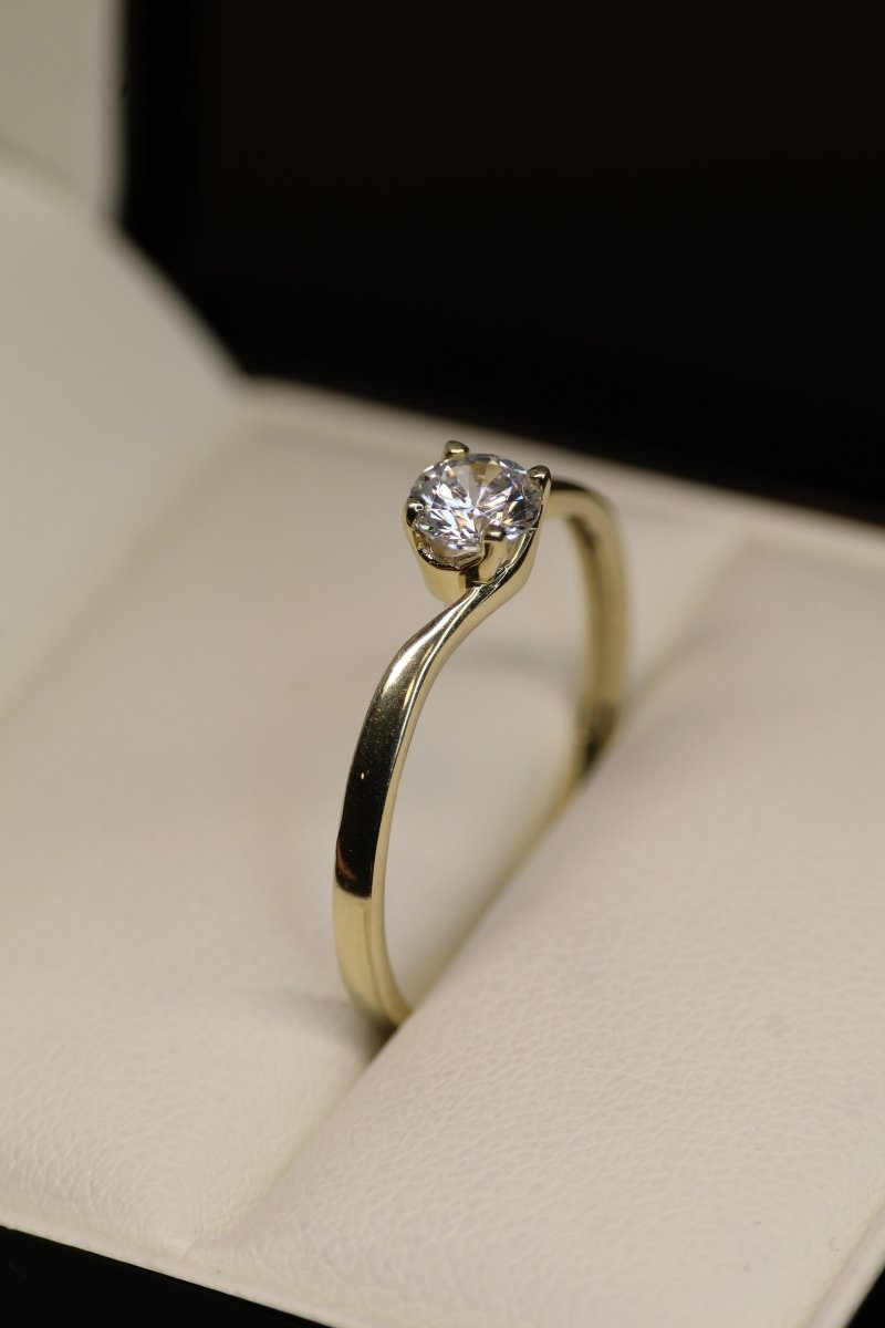 Anillo Alina en Oro .50 Ct - Mouty Joyería