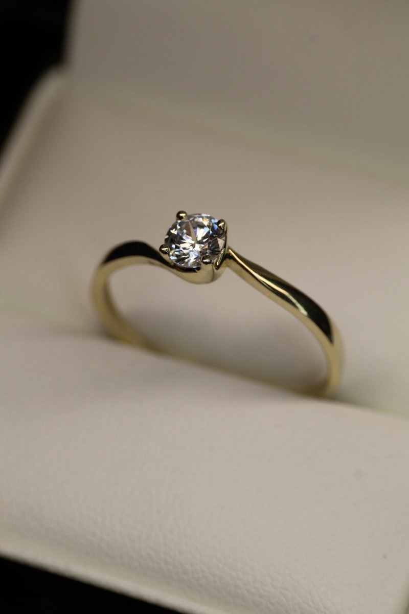 Anillo Alina en Oro .50 Ct - Mouty Joyería