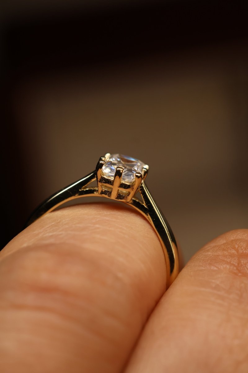 Anillo Amara en Oro Amarillo 14k 1.00 ct con Moissanita GRA Modelo 15350 - Mouty Joyería