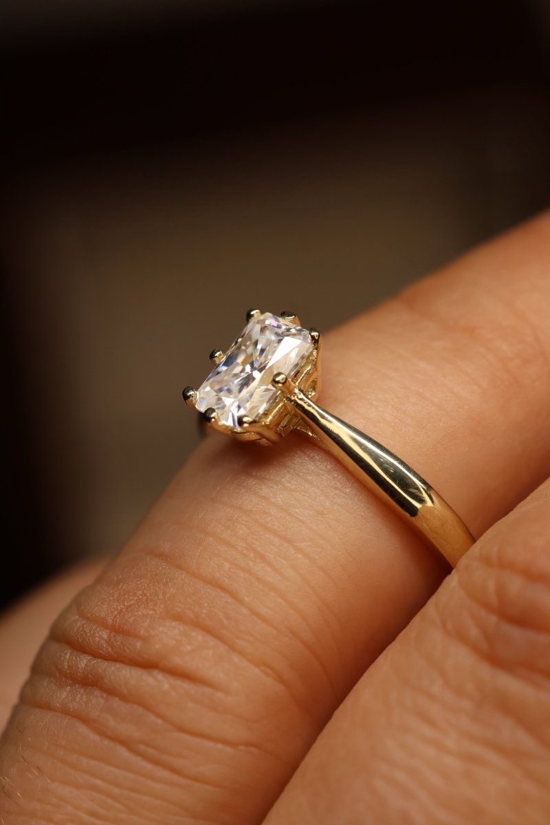 Anillo Amara en Oro Amarillo 14k 1.00 ct con Moissanita GRA Modelo 15350 - Mouty Joyería