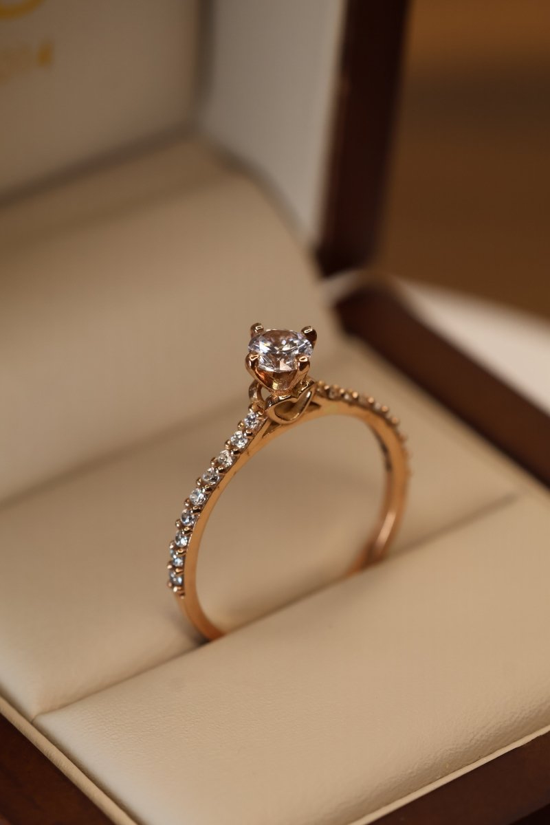 Anillo Arnel en oro rosa 14k con circonias - Mouty Joyería