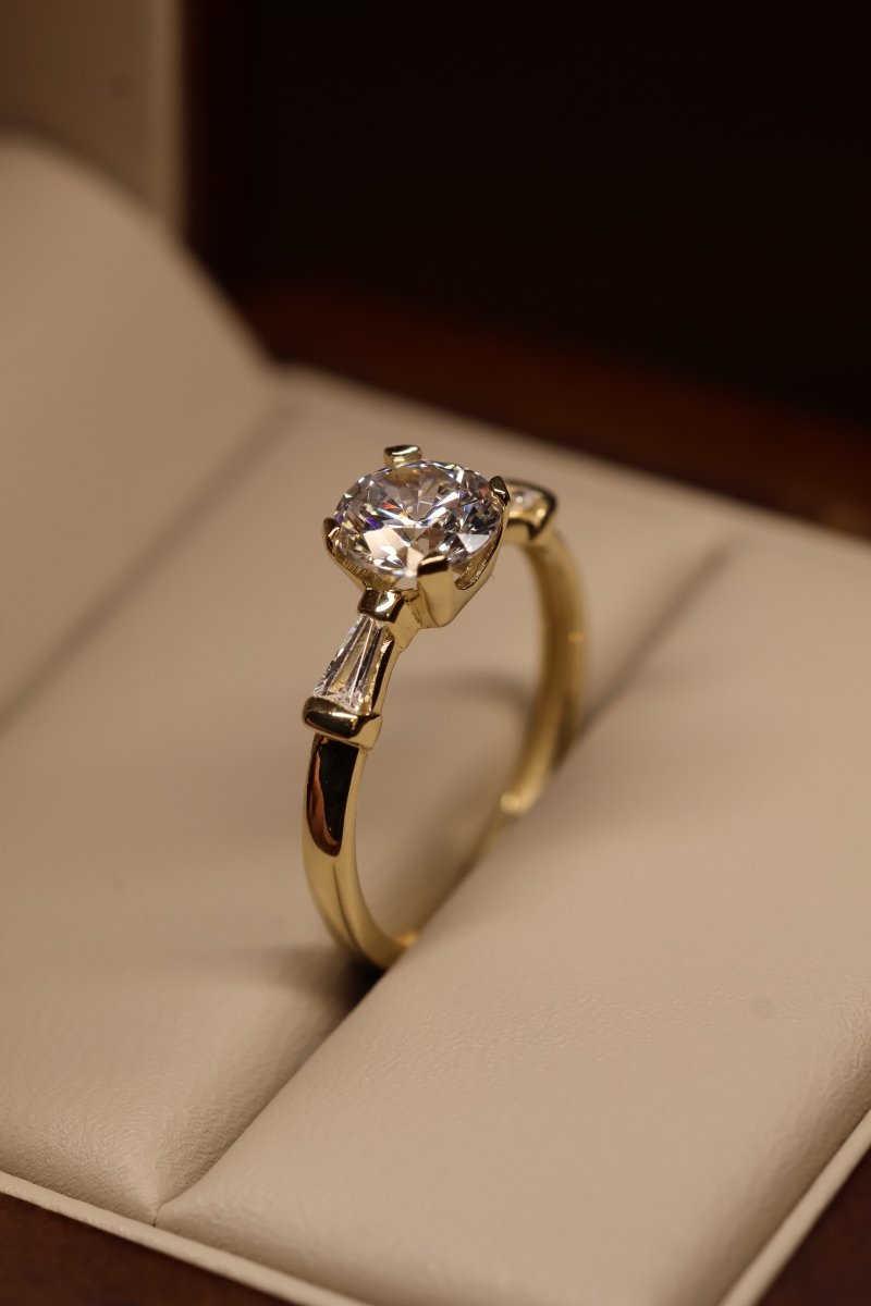 Anillo Azalea en Oro 1.00 ct - Mouty Joyería