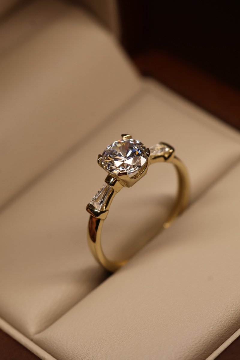 Anillo Azalea en Oro 1.00 ct - Mouty Joyería