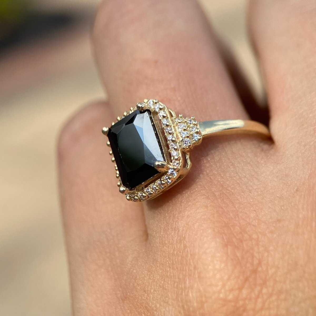 Anillo Camil en oro amarillo 10k con circonias - Mouty Joyería