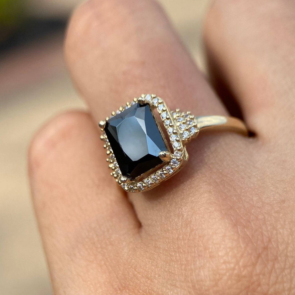 Anillo Camil en oro amarillo 10k con circonias - Mouty Joyería