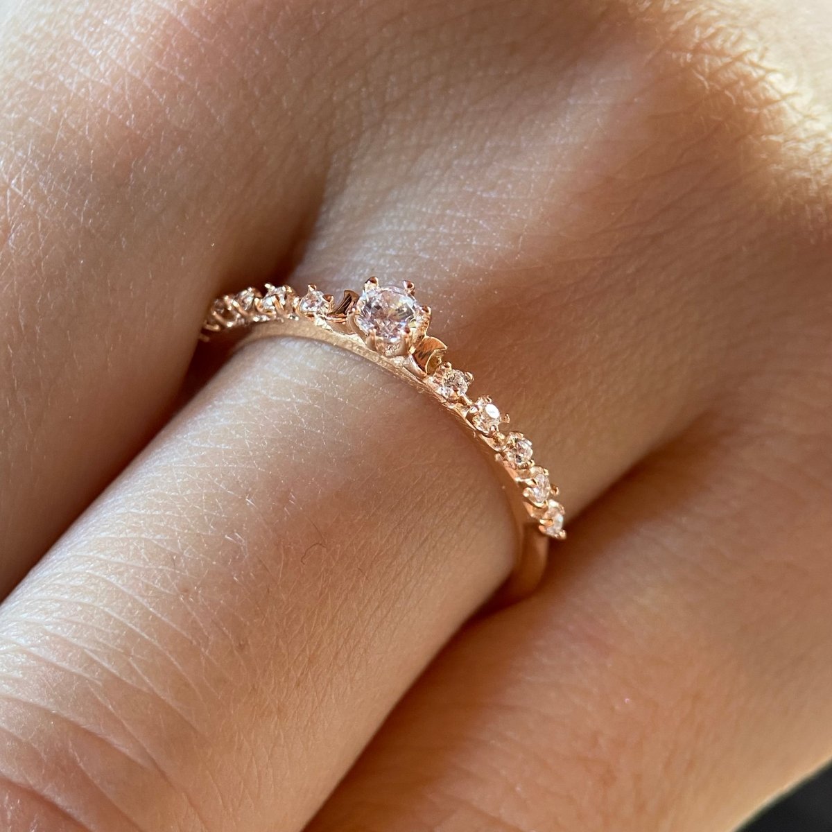 Anillo Danielle en oro rosa de 10k con circonias - Mouty Joyería