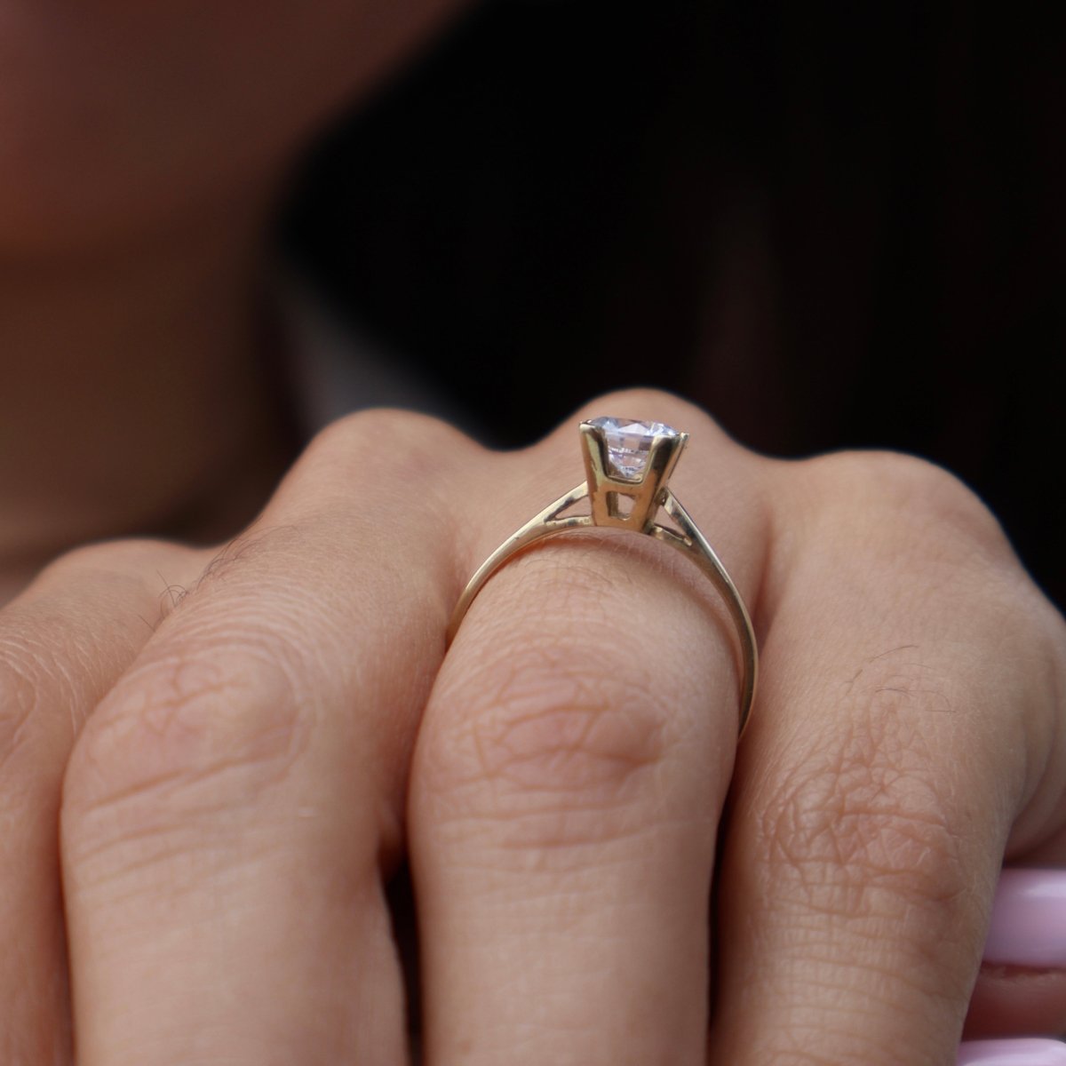 Anillo en Oro Amarillo 10k con Circonia Mod. 15230 - Mouty Joyería