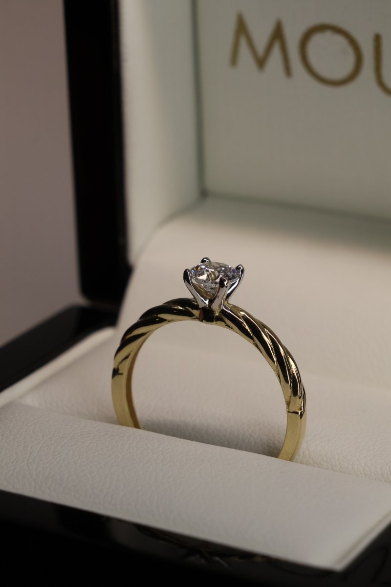 Anillo en Oro Amarillo 10k con Circonia Mod.15956 - Mouty Joyería