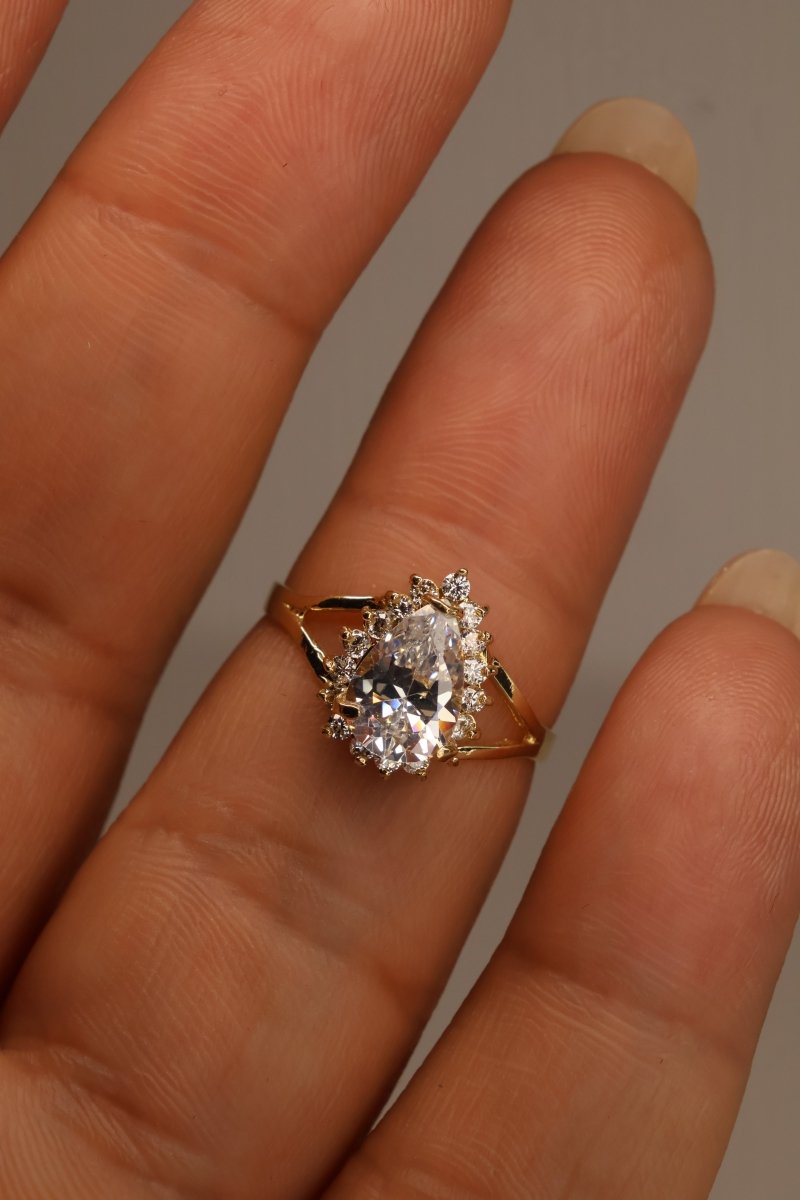 Anillo en oro Amarillo 10k con Circonia Mod.15960 - Mouty Joyería