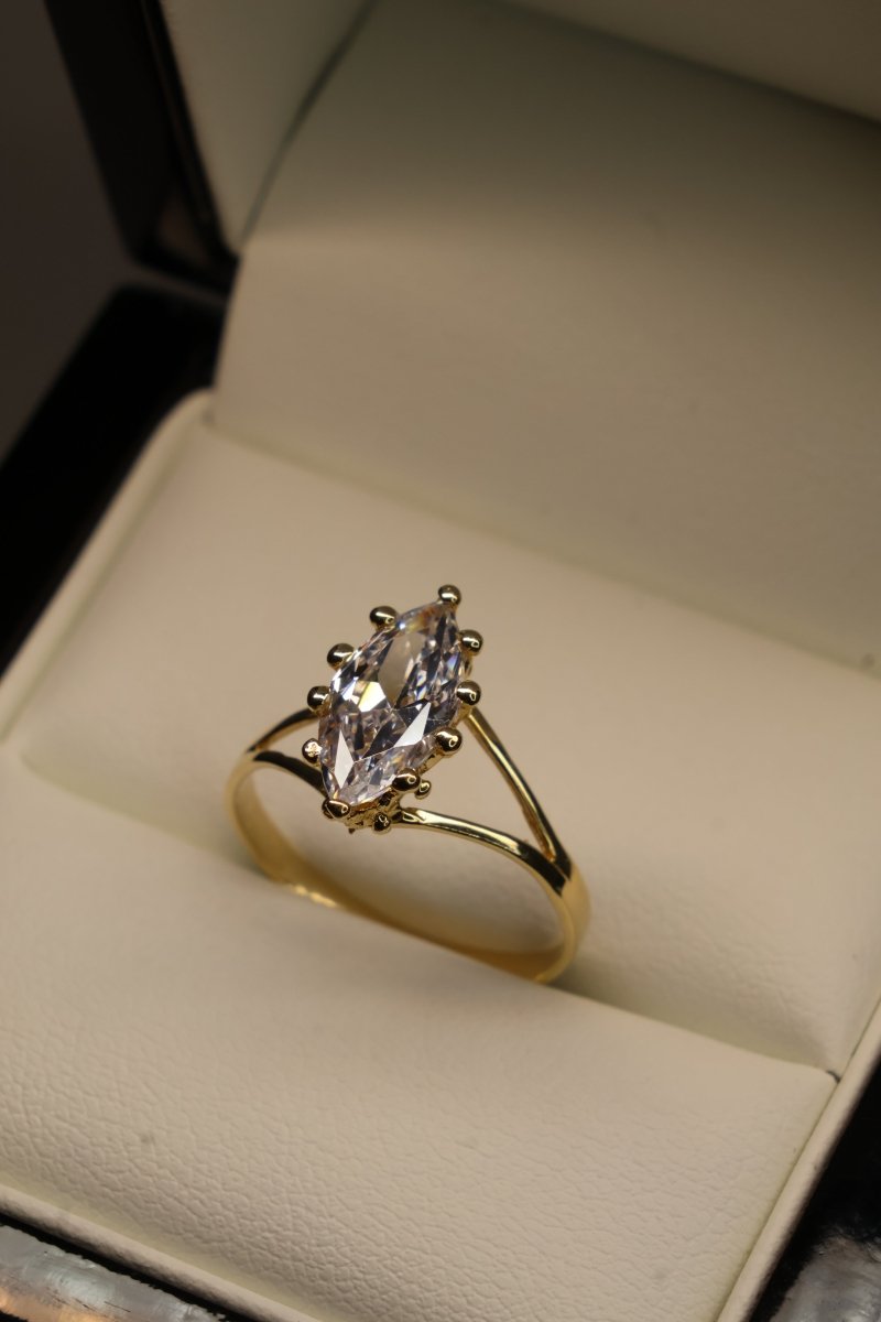 Anillo en Oro Amarillo 10k con Circonia Mod.15962 - Mouty Joyería