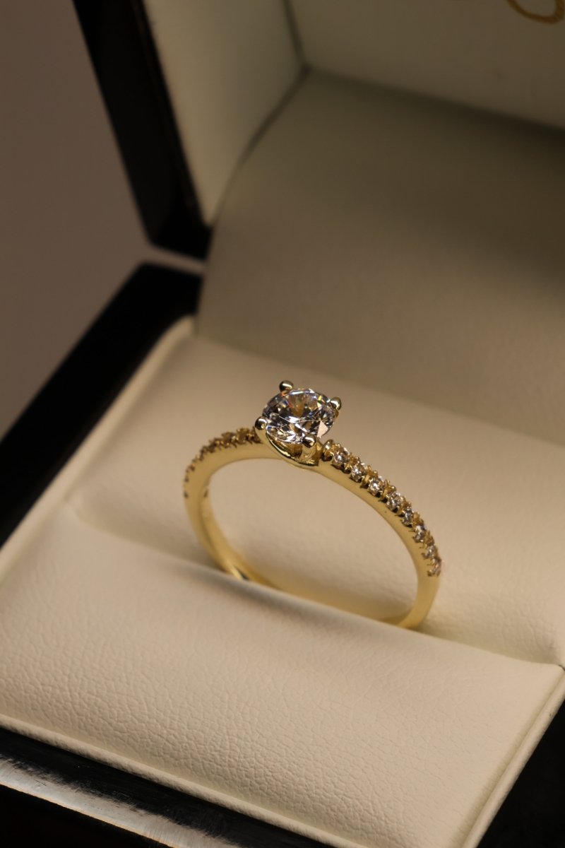 Anillo en Oro Amarillo 10k con Circonia Mod.15966 - Mouty Joyería