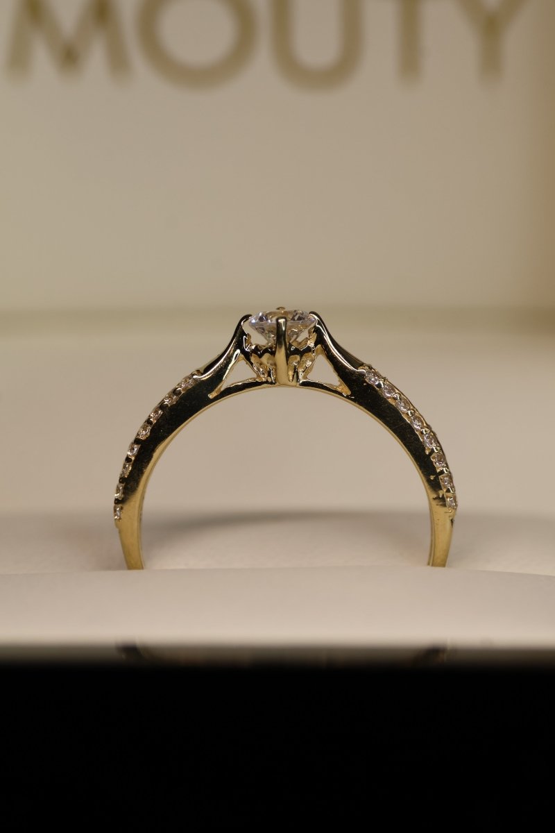 Anillo en Oro Amarillo 10k con Circonias Mod.15941 - Mouty Joyería
