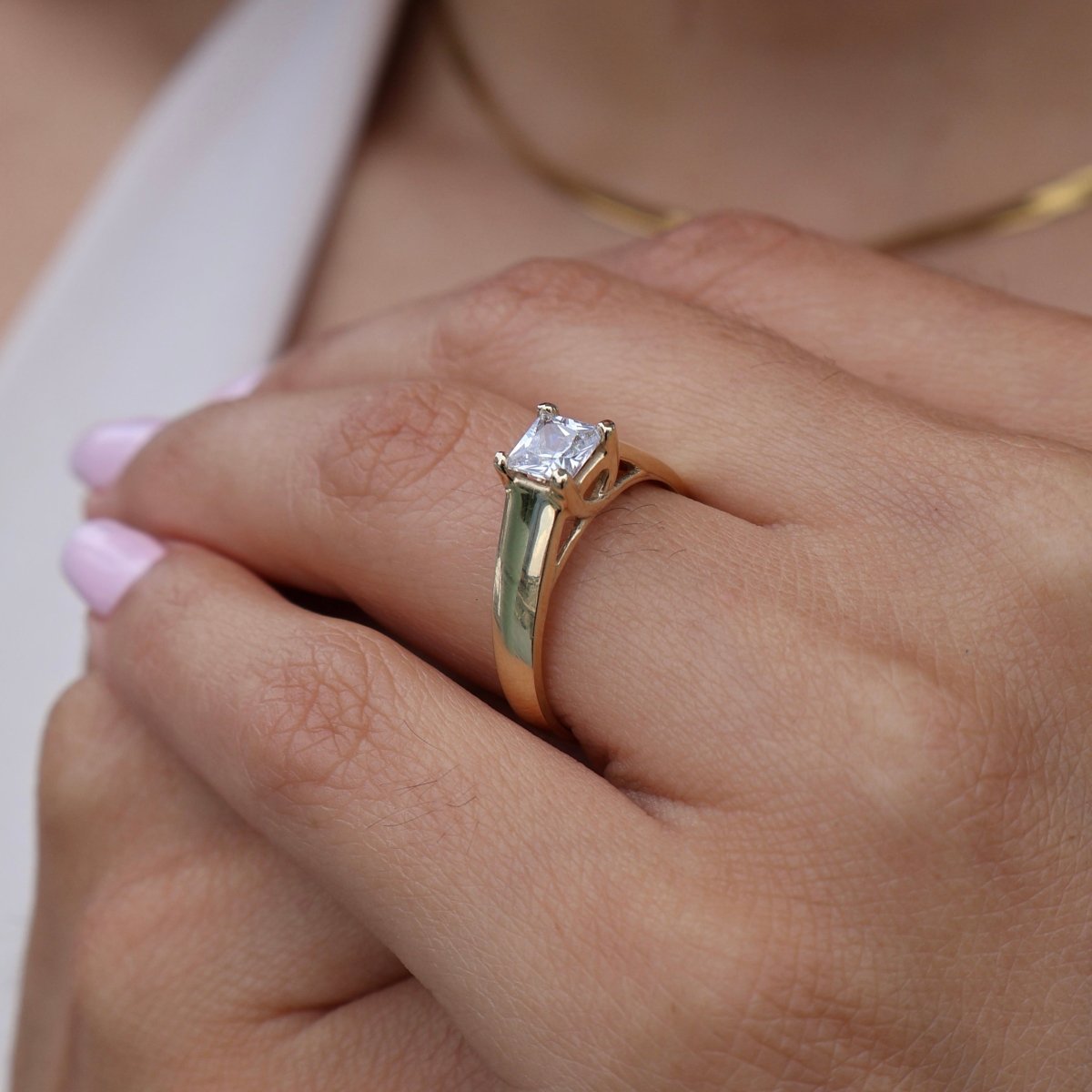 Anillo en Oro Amarillo 14k con Circonia Mod. 15153 - Mouty Joyería