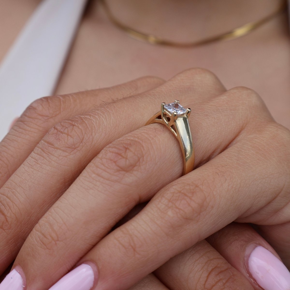 Anillo en Oro Amarillo 14k con Circonia Mod. 15153 - Mouty Joyería