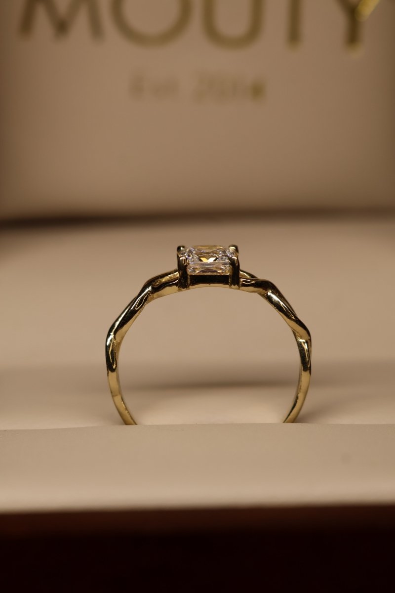 Anillo en Oro Amarillo 14k con Circonia Mod. 15869 - Mouty Joyería
