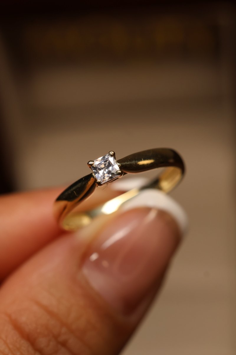 Anillo en Oro Amarillo 14k con Circonia Mod. 15888 - Mouty Joyería