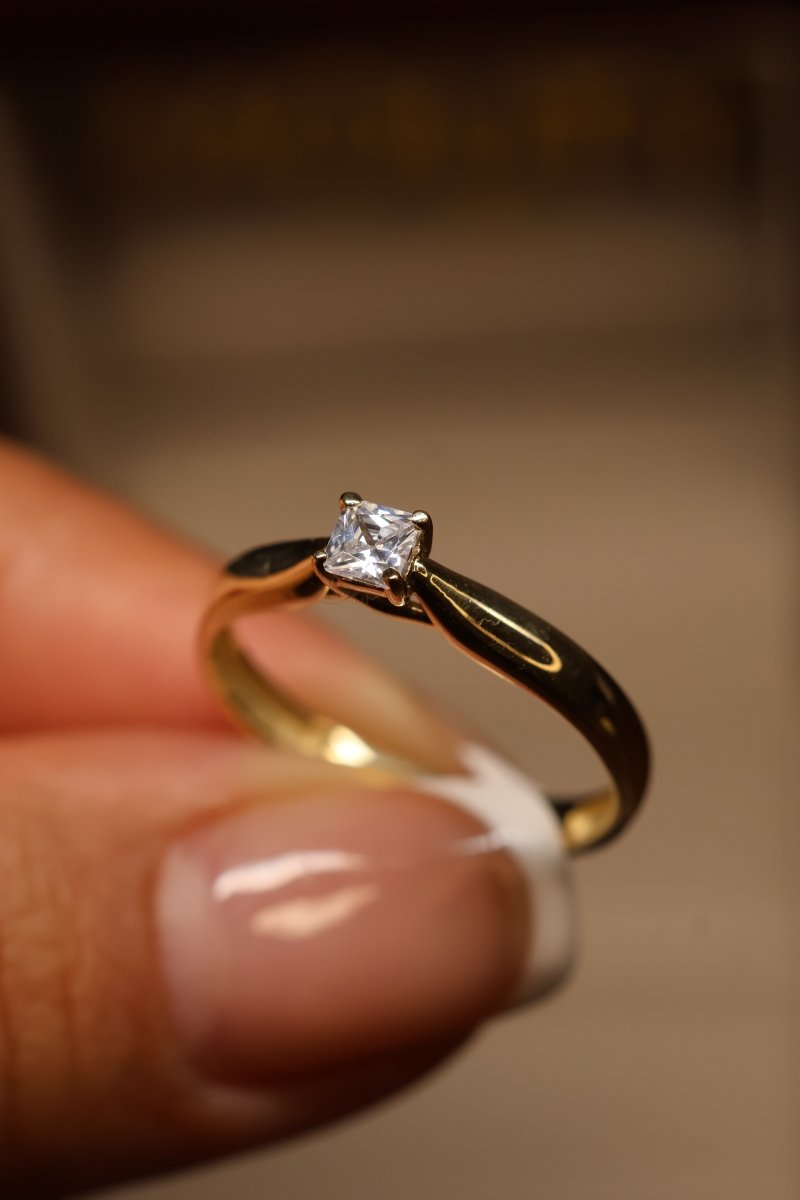 Anillo en Oro Amarillo 14k con Circonia Mod. 15888 - Mouty Joyería