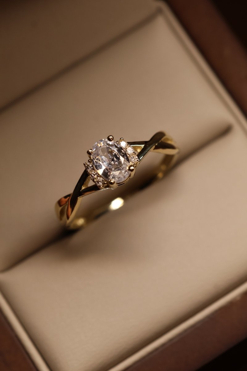 Anillo en Oro Amarillo 14k con Circonia Mod.15890 - Mouty Joyería