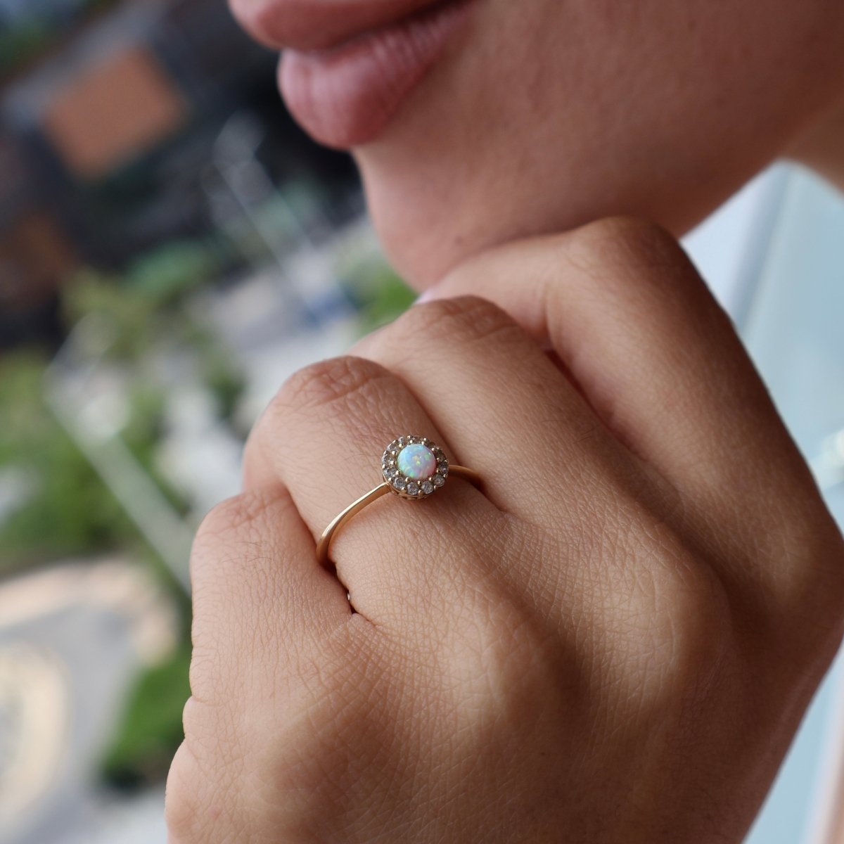 Anillo en Oro Amrillo 14k con Opalo y Circonias Mod. 15381 (Talla Unica) - Mouty Joyería