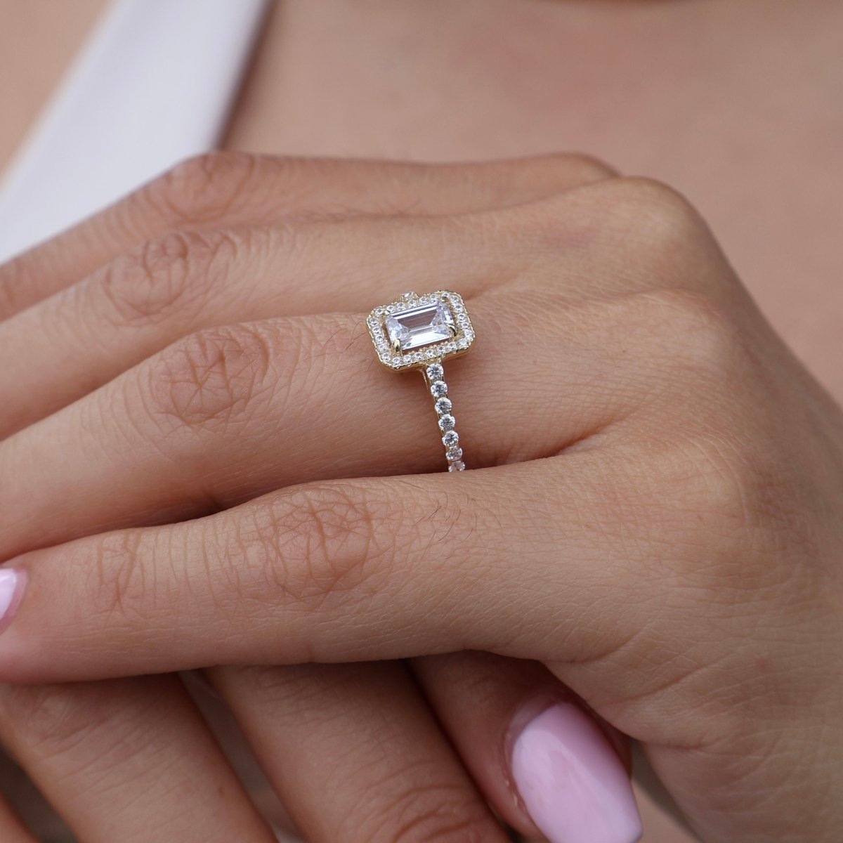 Anillo en Oro Mod. 15884 - Mouty Joyería