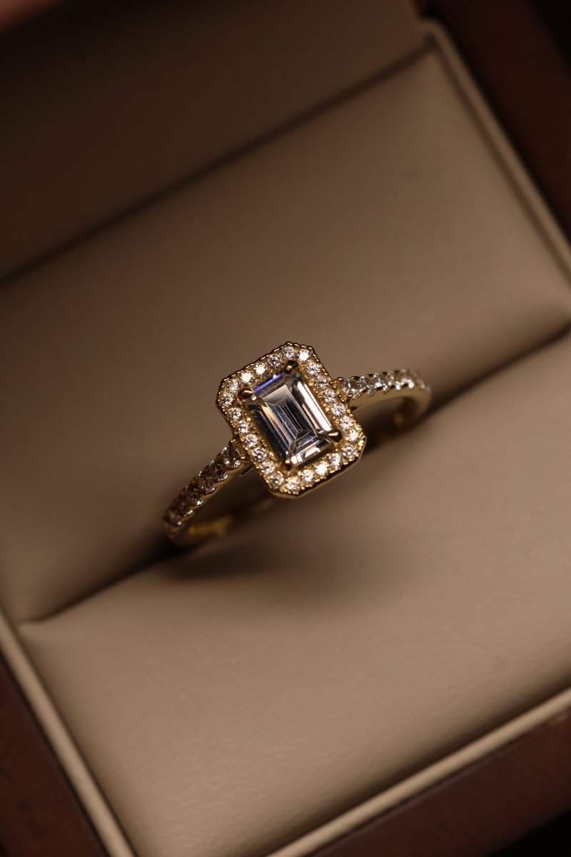 Anillo en Oro Mod. 15884 - Mouty Joyería