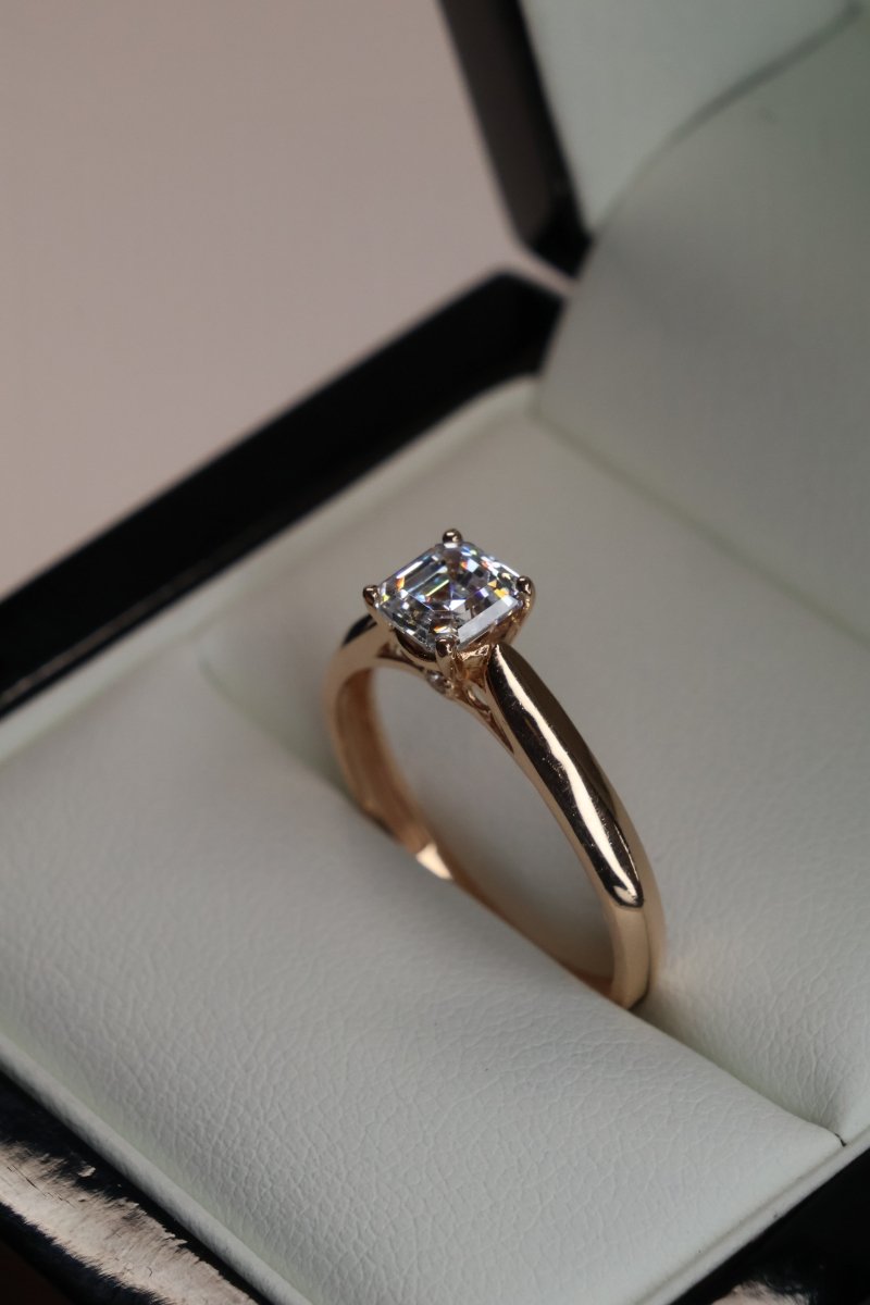 Anillo en Oro Rosa 10k con Circonia Mod.15970 - Mouty Joyería