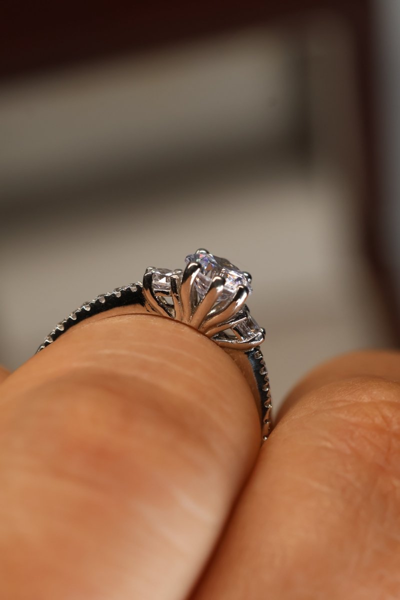 Anillo Eternia en Oro - Mouty Joyería