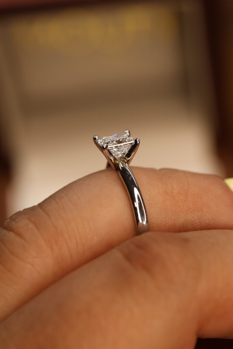 Anillo Evangeline en oro 1.00 ct - Mouty Joyería