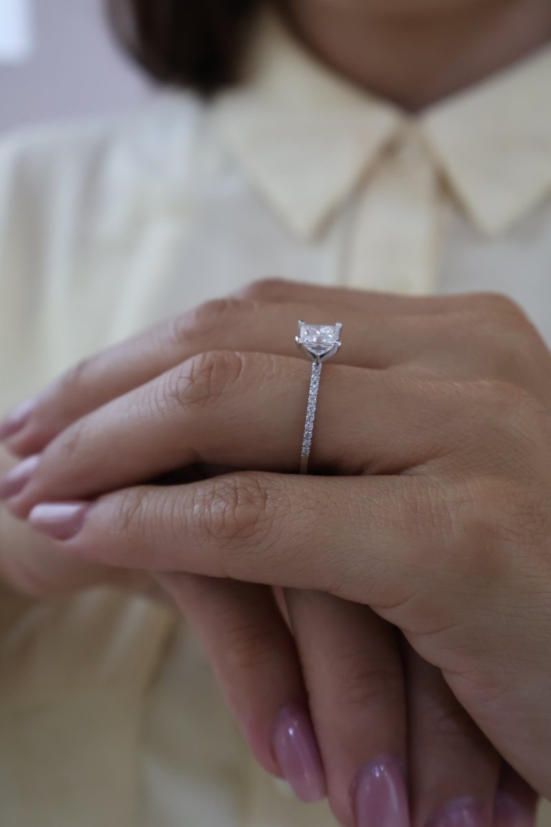 Anillo Giovanna en Oro 1.00 ct - Mouty Joyería